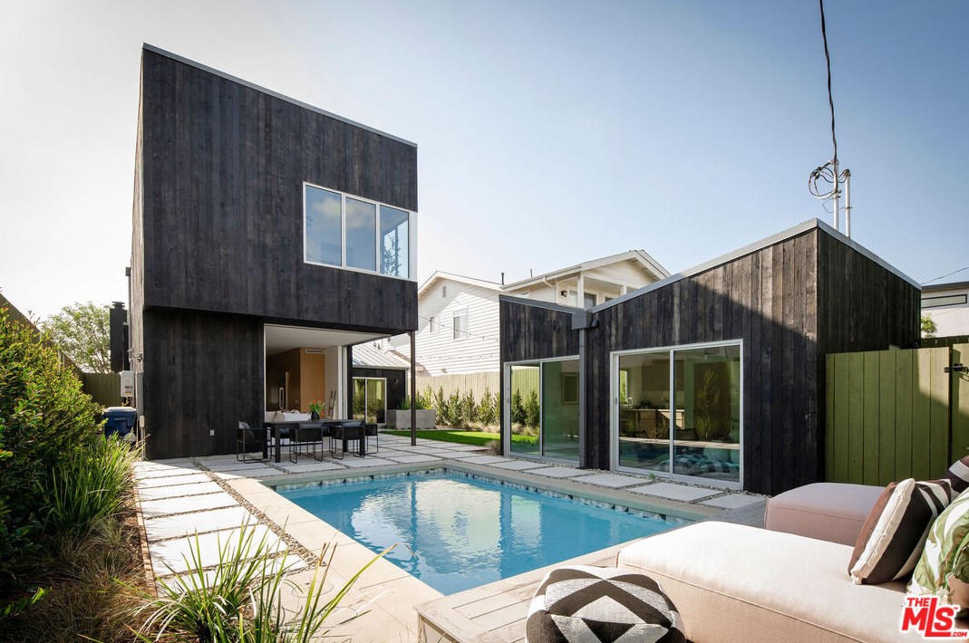 3030 Kelton Ave, Los Angeles CA  90034-3022 exterior