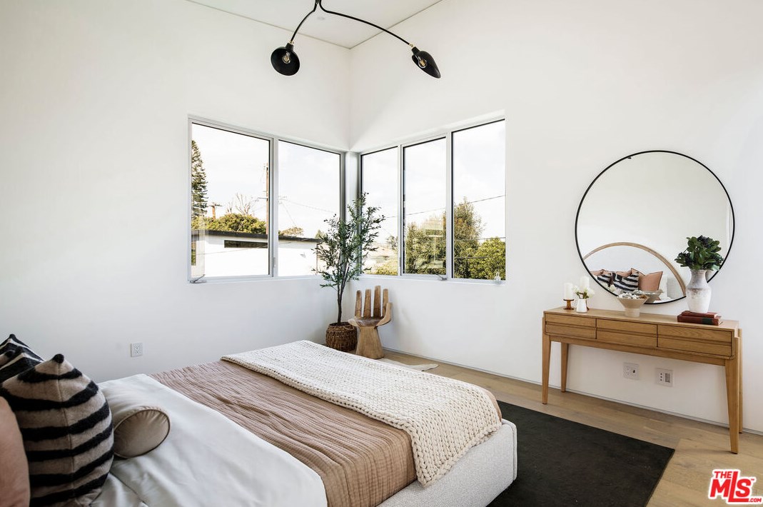 3030 Kelton Ave, Los Angeles CA  90034-3022 exterior