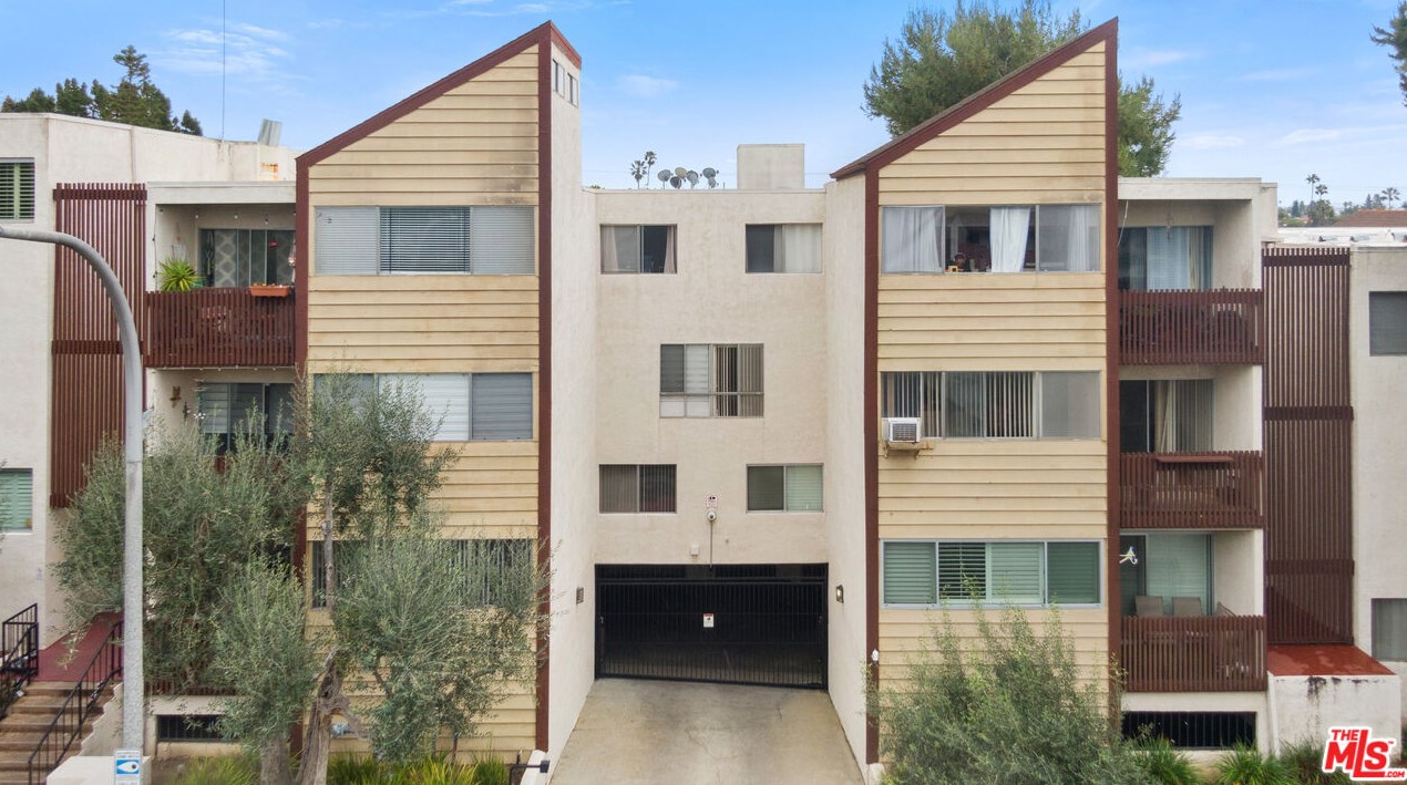 5900 Canterbury Dr, Los Angeles CA  90230-6758 exterior