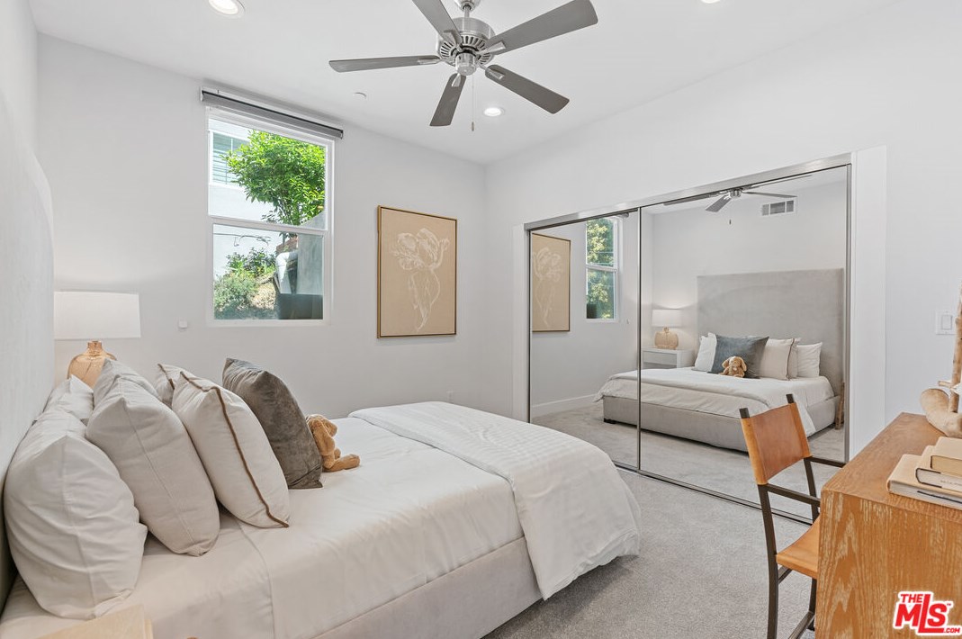 2266 Moss Ave, Los Angeles CA  90065-3417 exterior