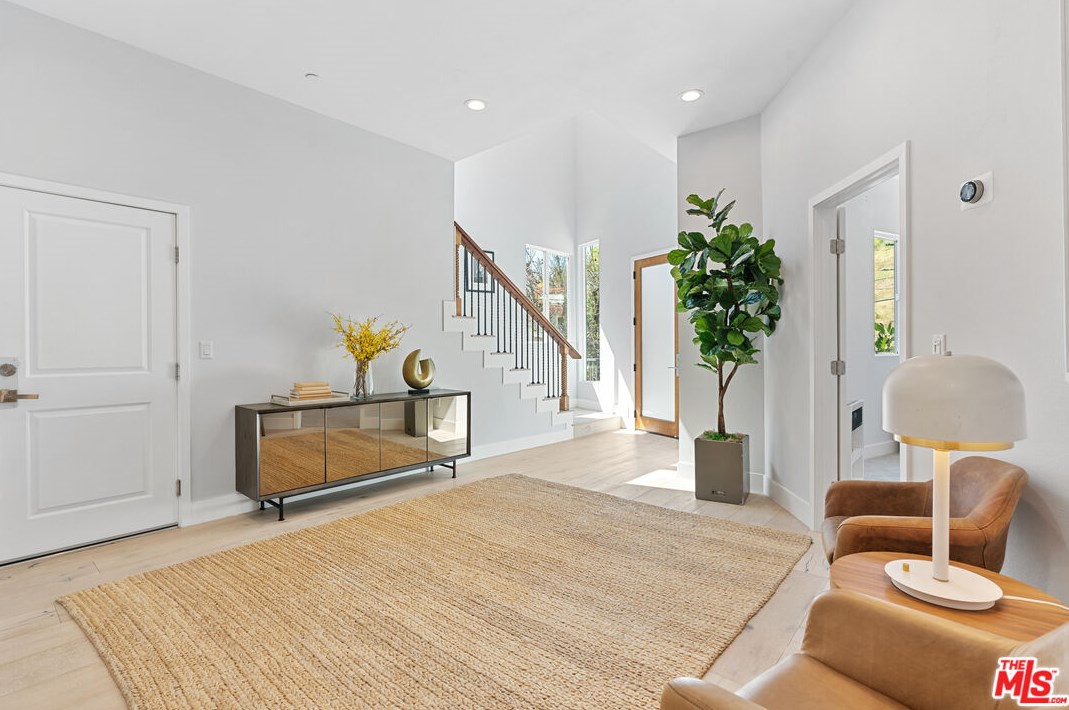 2266 Moss Ave, Los Angeles CA  90065-3417 exterior
