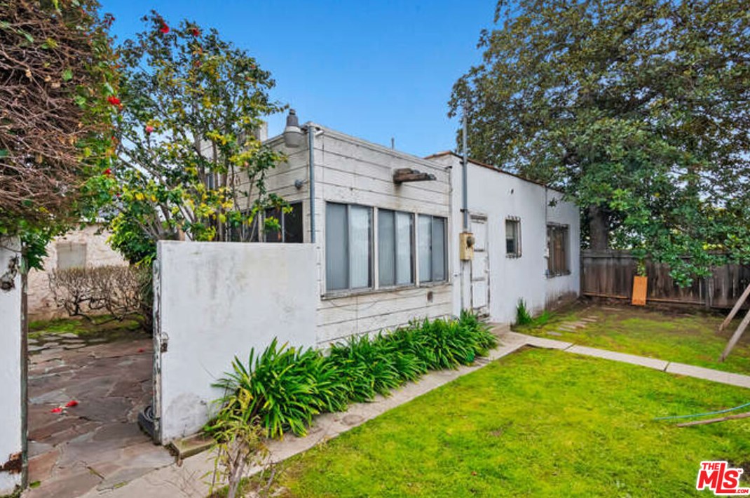8629 Guthrie Ave, Los Angeles CA  90034-1403 exterior