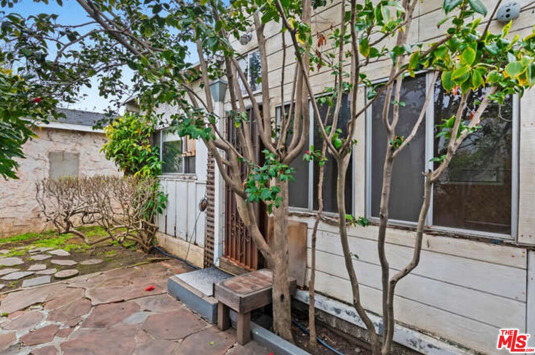 8629 Guthrie Ave, Los Angeles CA  90034-1403 exterior
