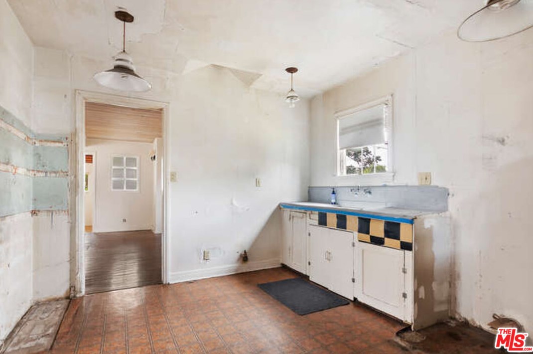 8629 Guthrie Ave, Los Angeles CA  90034-1403 exterior
