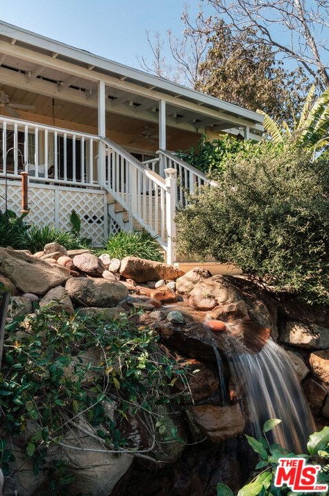 1877 Seigneur Ave, Los Angeles CA  90032-4024 exterior