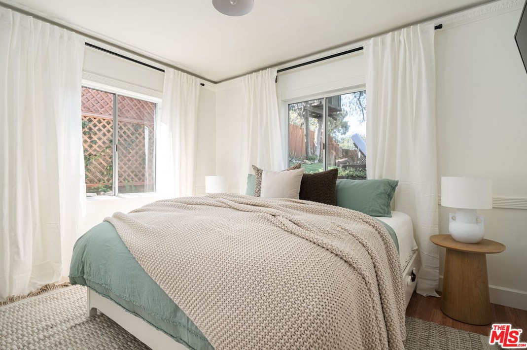 1877 Seigneur Ave, Los Angeles CA  90032-4024 exterior