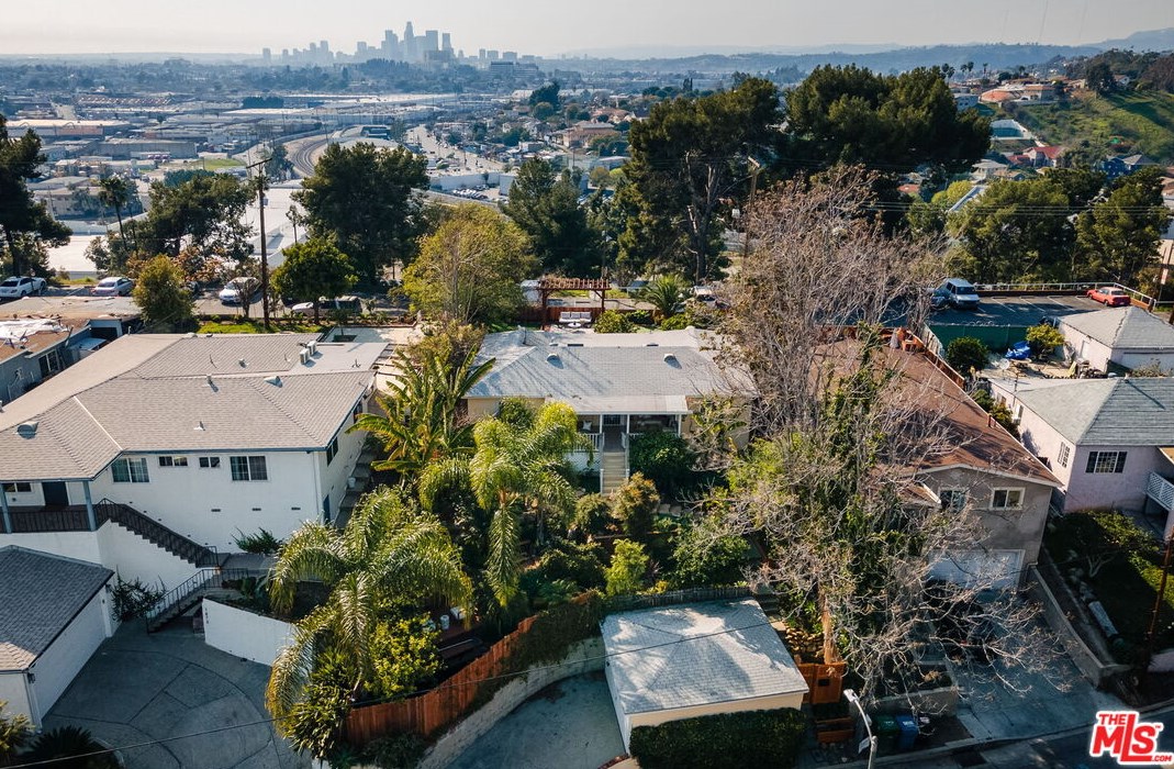 1877 Seigneur Ave, Los Angeles CA  90032-4024 exterior