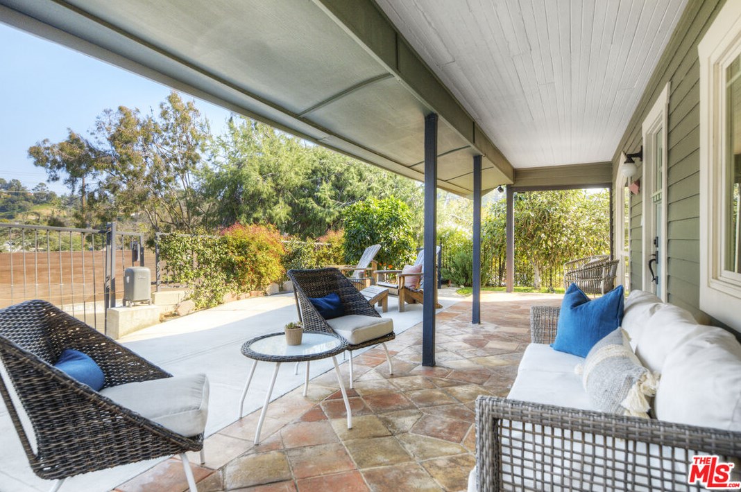 1337 Neola St, Los Angeles CA  90041-2447 exterior