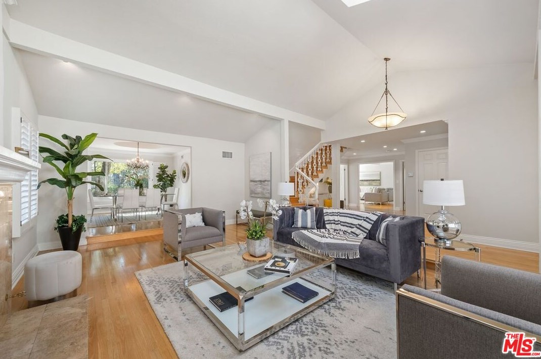 3057 Nicada Dr, Los Angeles CA  90077-2027 exterior