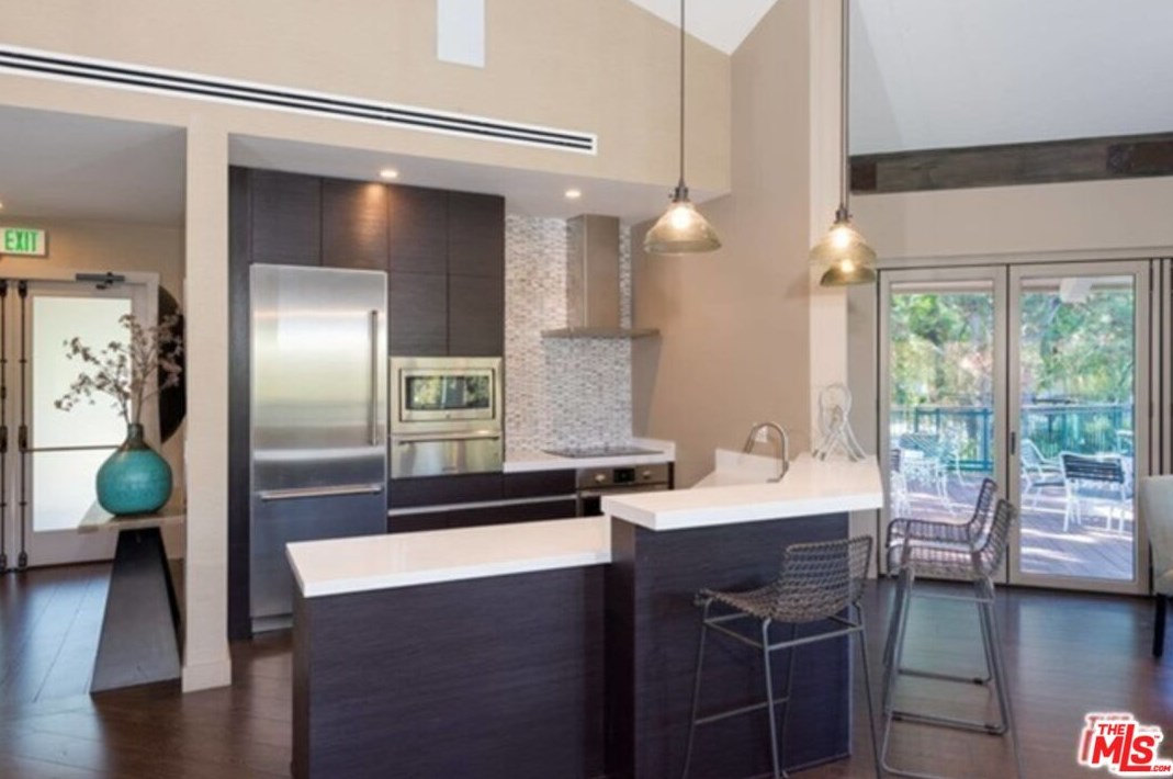 3057 Nicada Dr, Los Angeles CA  90077-2027 exterior