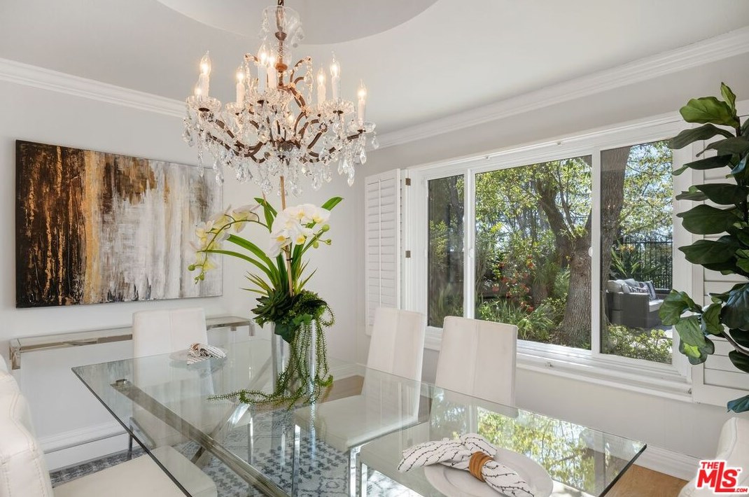 3057 Nicada Dr, Los Angeles CA  90077-2027 exterior