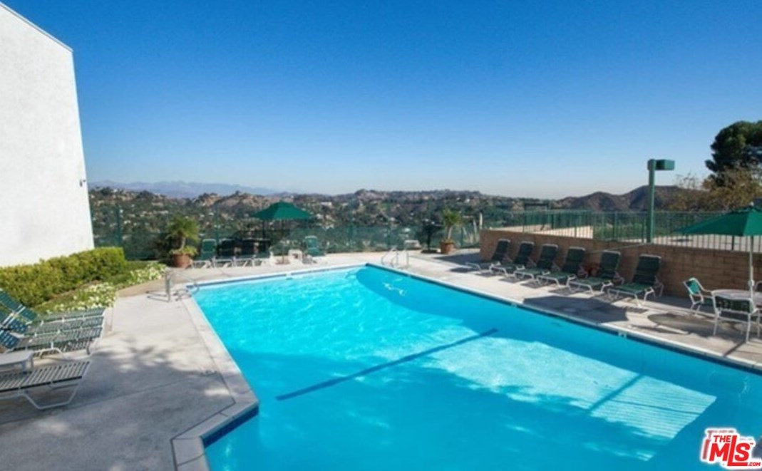 3057 Nicada Dr, Los Angeles CA  90077-2027 exterior