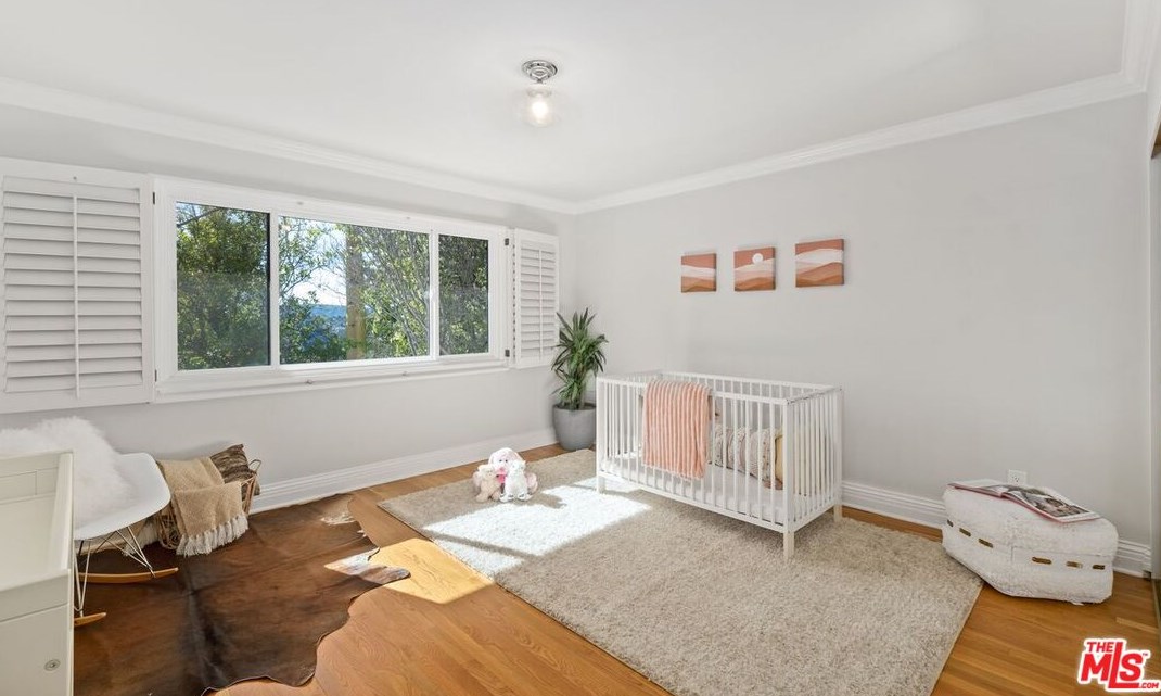 3057 Nicada Dr, Los Angeles CA  90077-2027 exterior
