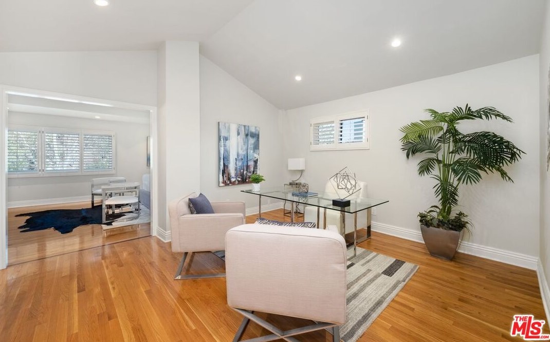 3057 Nicada Dr, Los Angeles CA  90077-2027 exterior