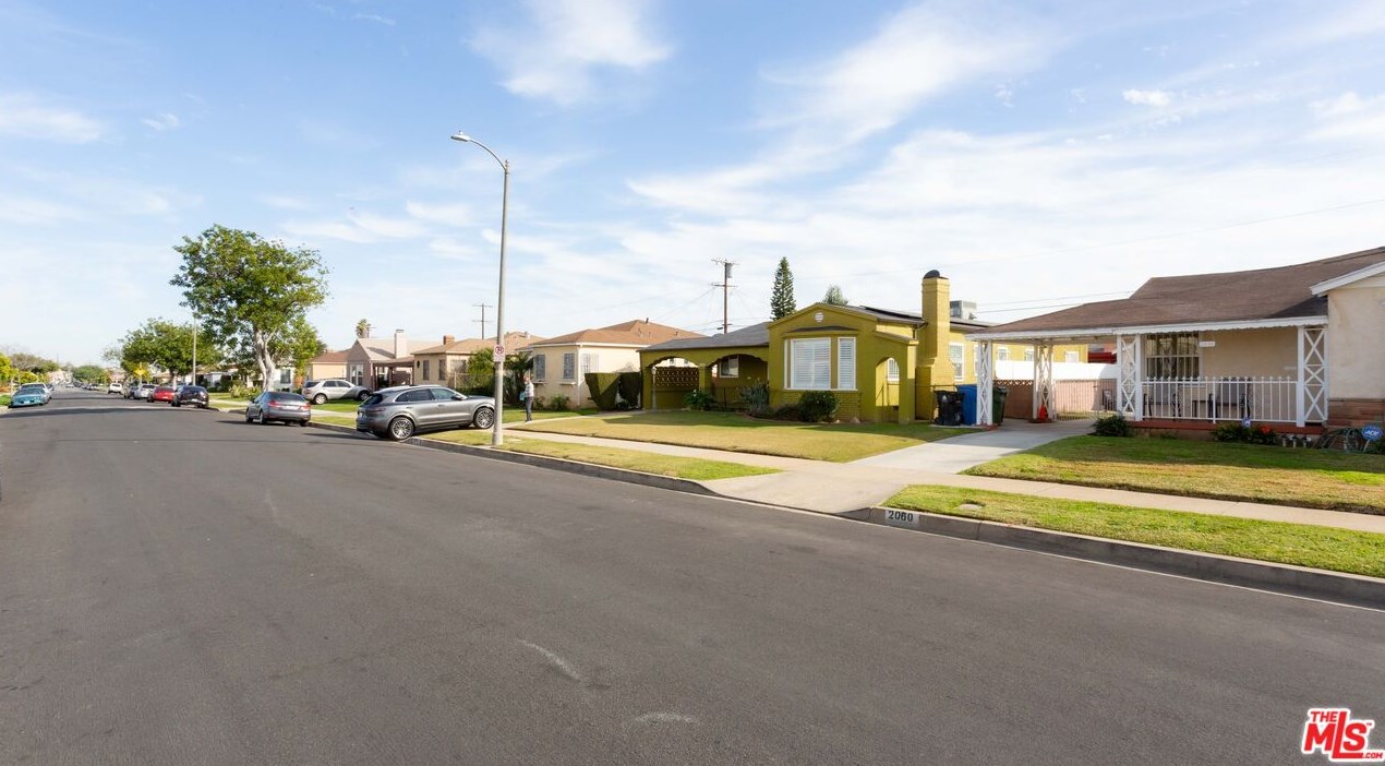 2056 94th St, Los Angeles CA  90047-3709 exterior