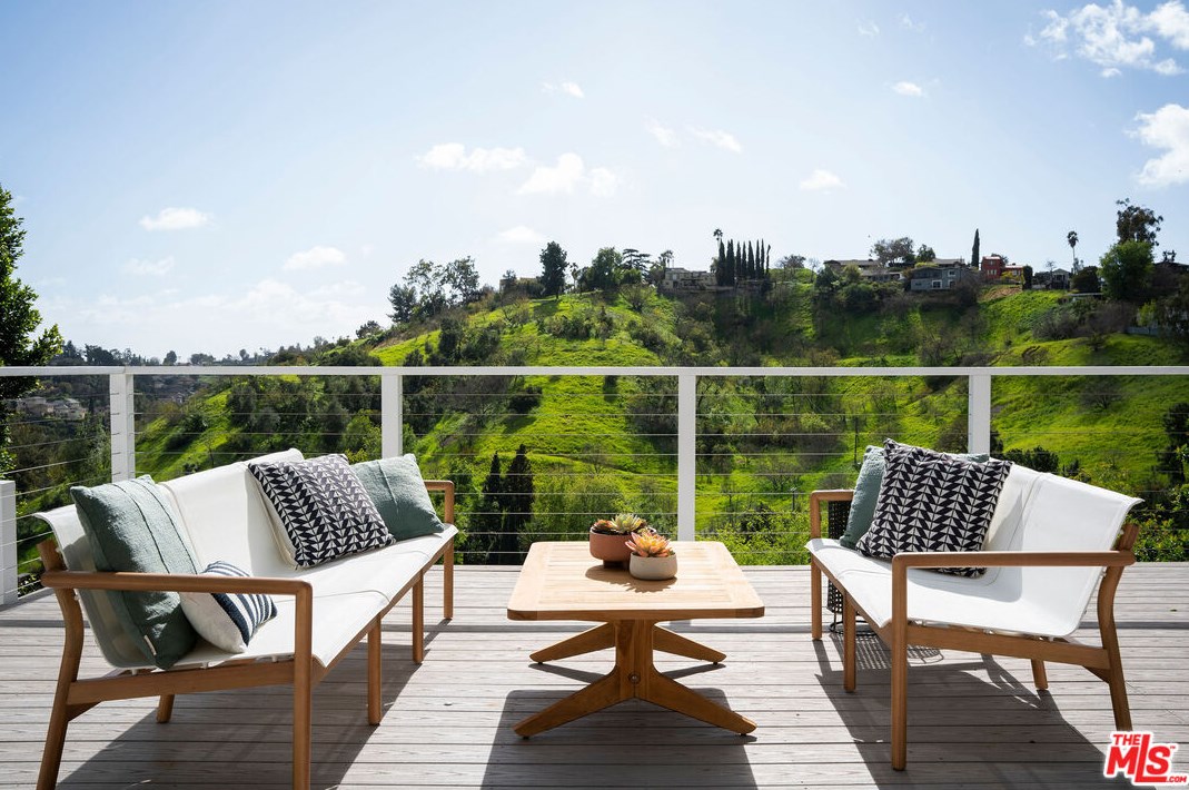 4342 Palmero Dr, Los Angeles CA  90065-4236 exterior