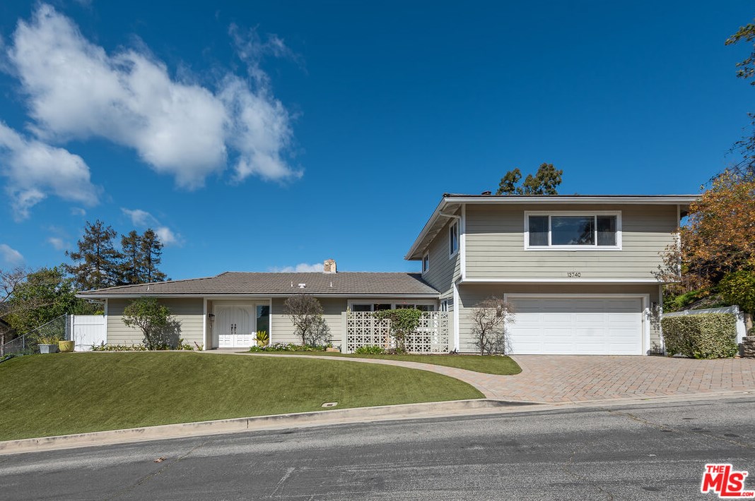 13740 Bayliss Rd, Los Angeles CA  90049-1215 exterior