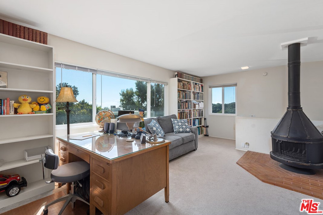 13740 Bayliss Rd, Los Angeles CA  90049-1215 exterior