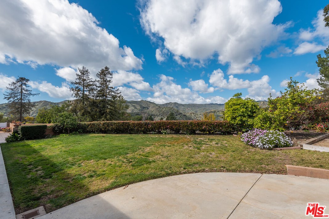 13740 Bayliss Rd, Los Angeles CA  90049-1215 exterior