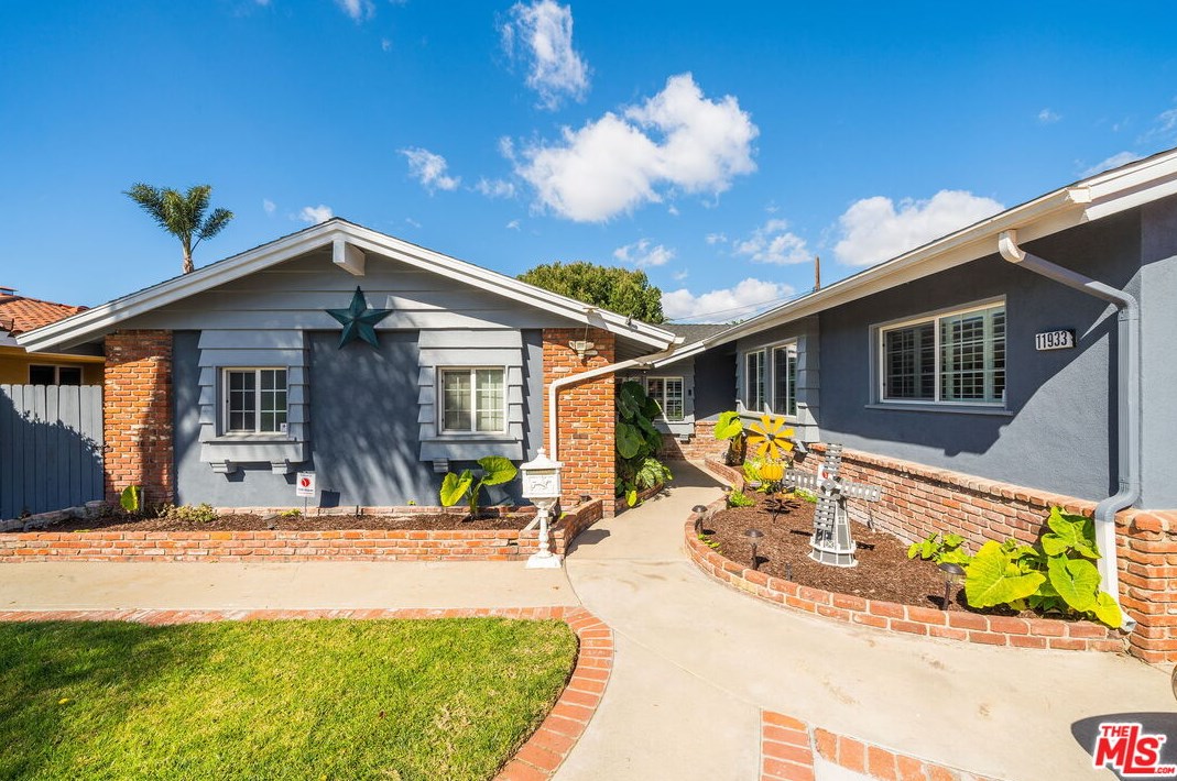 11933 Julius Ave, Downey, CA 90242