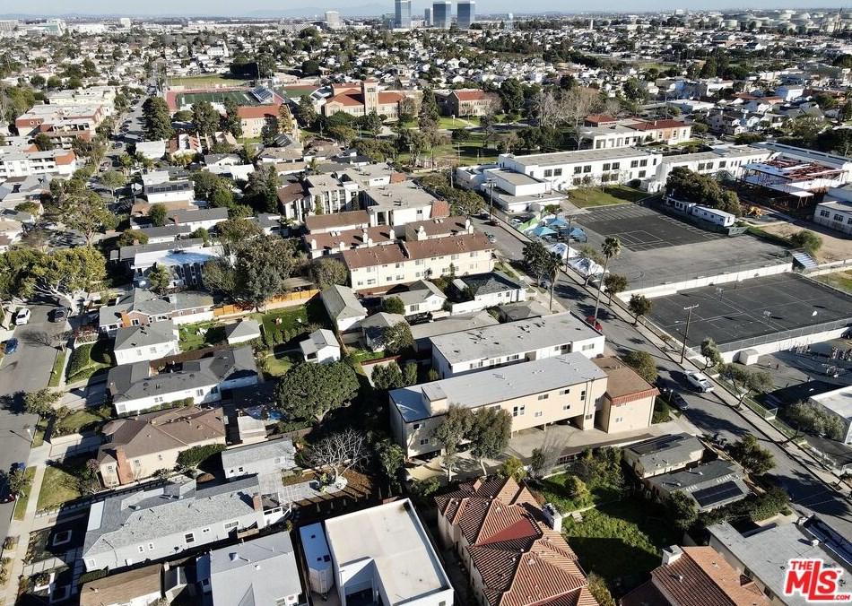 311 Palm Ave, El Segundo CA 90245-2267 exterior