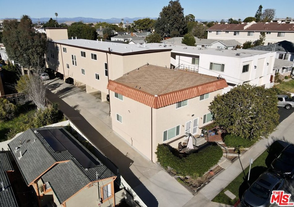 311 Palm Ave, El Segundo CA 90245-2267 exterior