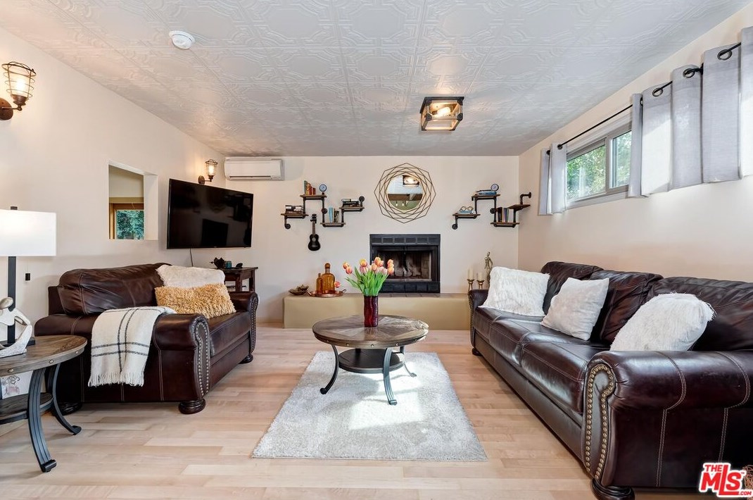 11422 Mccune Ave, Los Angeles CA  90066-3318 exterior