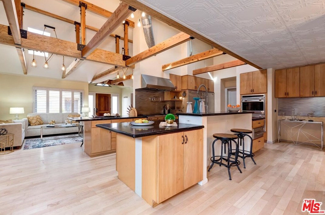 11422 Mccune Ave, Los Angeles CA  90066-3318 exterior