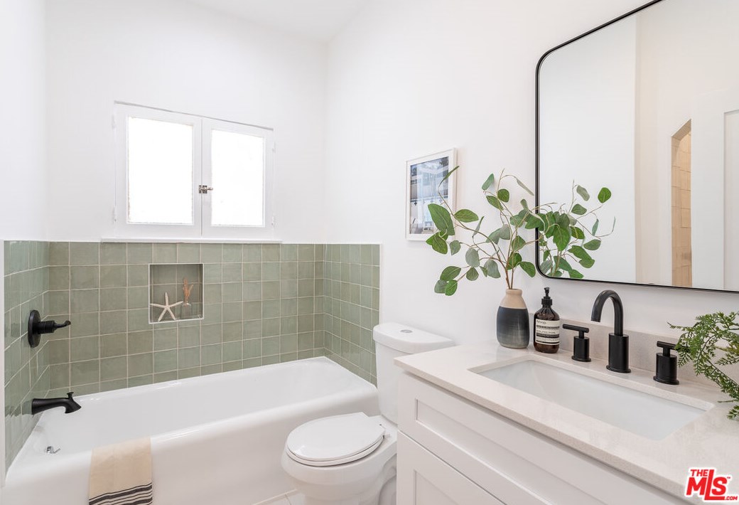 928 Orange Grove Ave, Los Angeles CA  90036-4457 exterior