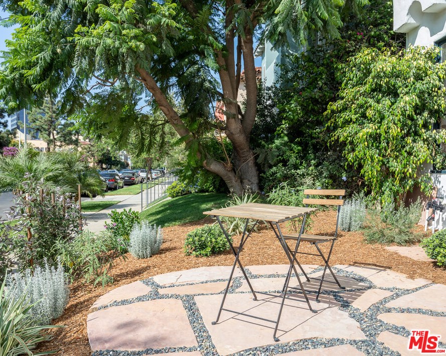 928 Orange Grove Ave, Los Angeles CA  90036-4457 exterior