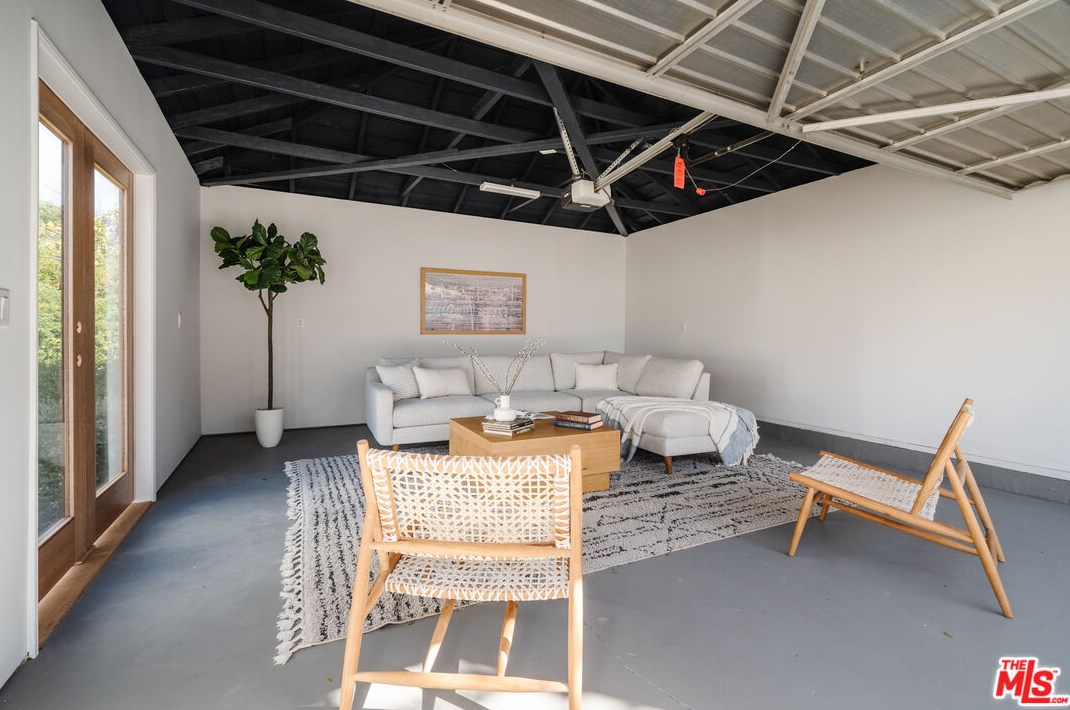 3510 Alsace Ave, Los Angeles CA  90016-5212 exterior