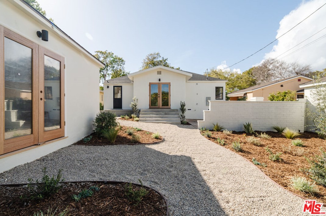 3510 Alsace Ave, Los Angeles CA  90016-5212 exterior