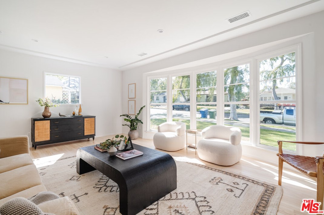 3510 Alsace Ave, Los Angeles CA  90016-5212 exterior