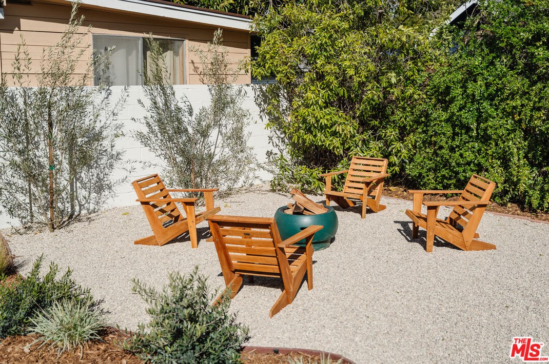 3510 Alsace Ave, Los Angeles CA  90016-5212 exterior