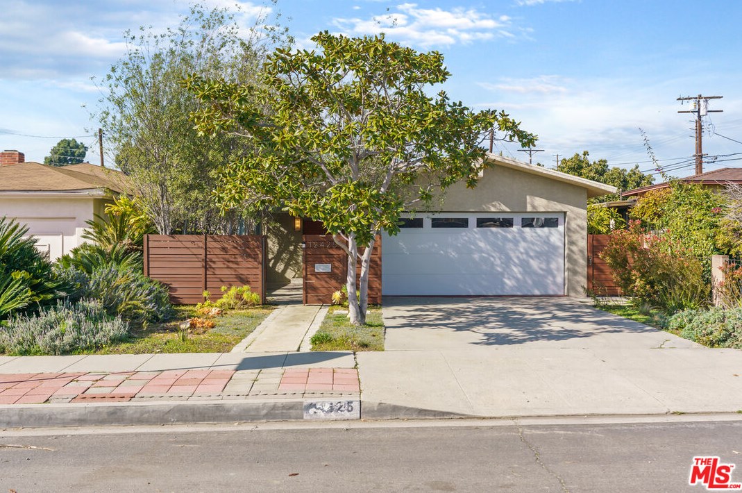 12425 Allin St, Los Angeles CA  90066-6805 exterior