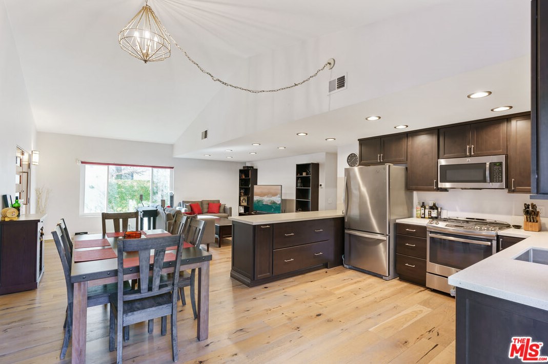 12425 Allin St, Los Angeles CA  90066-6805 exterior