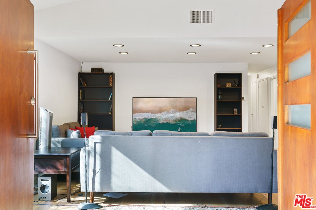 12425 Allin St, Los Angeles CA  90066-6805 exterior