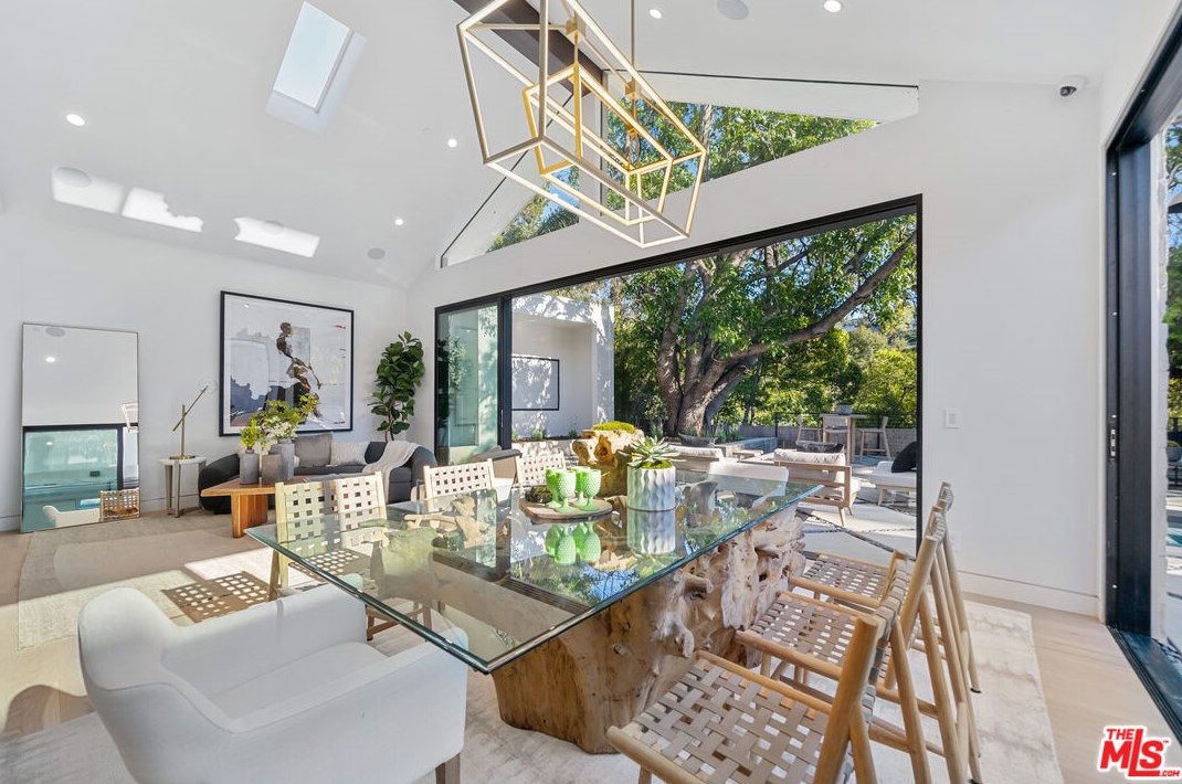 7932 Woodrow Wilson Dr, Los Angeles CA  90046-1216 exterior