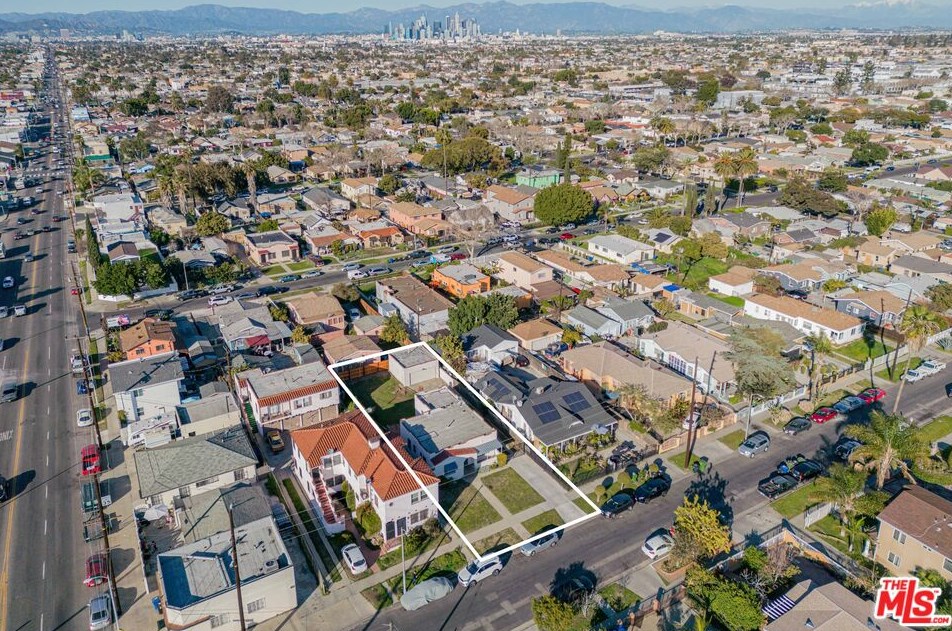 1347 62nd St, Los Angeles CA  90001-1229 exterior