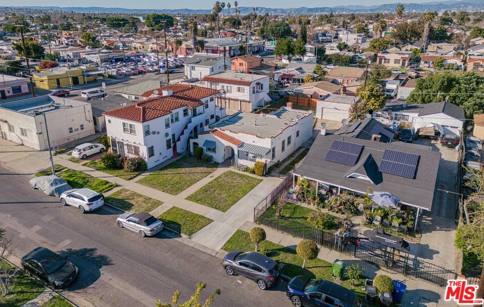 1347 62nd St, Los Angeles CA  90001-1229 exterior