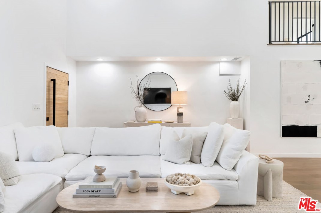 11837 Wagner St, Los Angeles CA  90230-5131 exterior