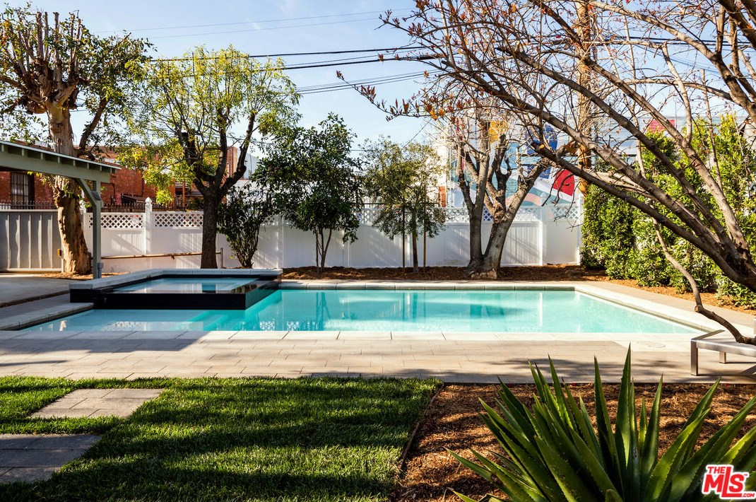 5915 Echo St, Los Angeles CA  90042-4223 exterior