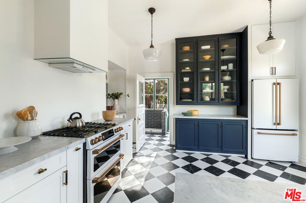 5915 Echo St, Los Angeles CA  90042-4223 exterior