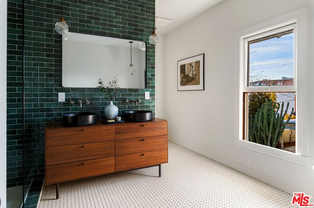5915 Echo St, Los Angeles CA  90042-4223 exterior