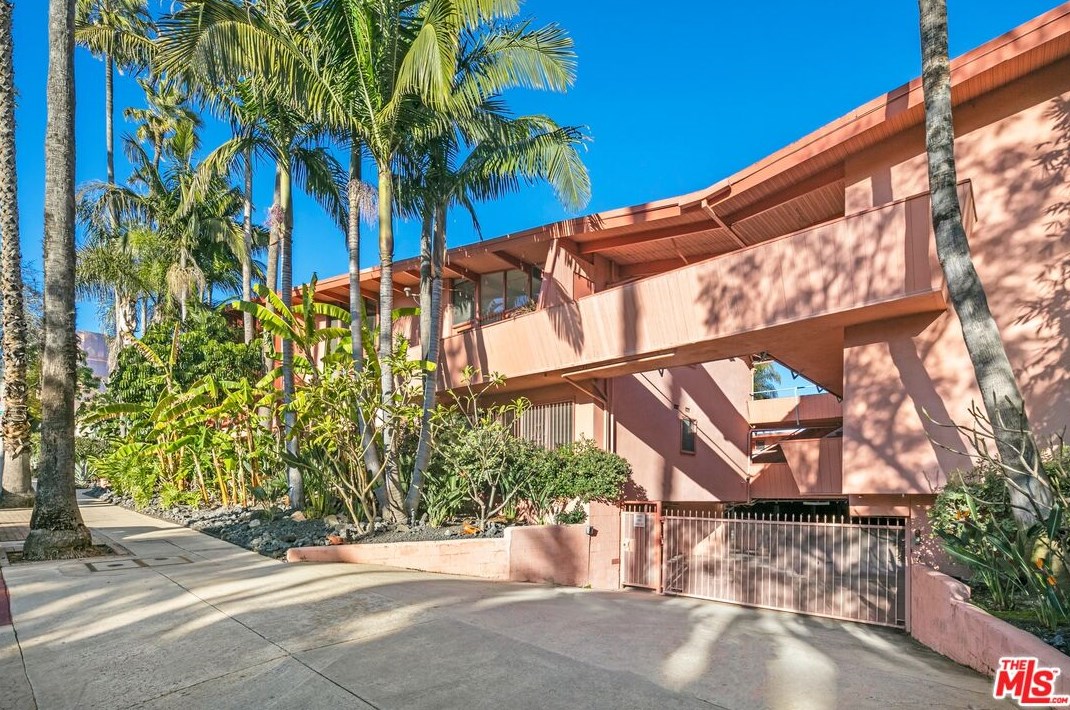 1400 Hayworth Ave, Los Angeles CA  90035-4813 exterior