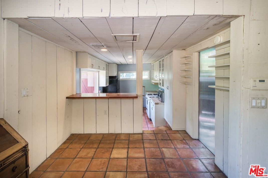 10495 Scenario Ln, Los Angeles CA  90077-2431 exterior