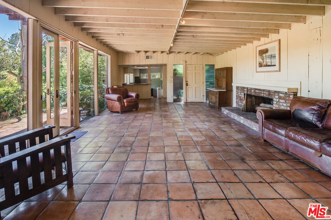 10495 Scenario Ln, Los Angeles CA  90077-2431 exterior