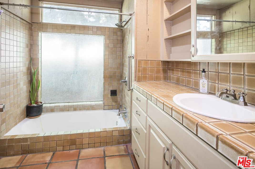 10495 Scenario Ln, Los Angeles CA  90077-2431 exterior