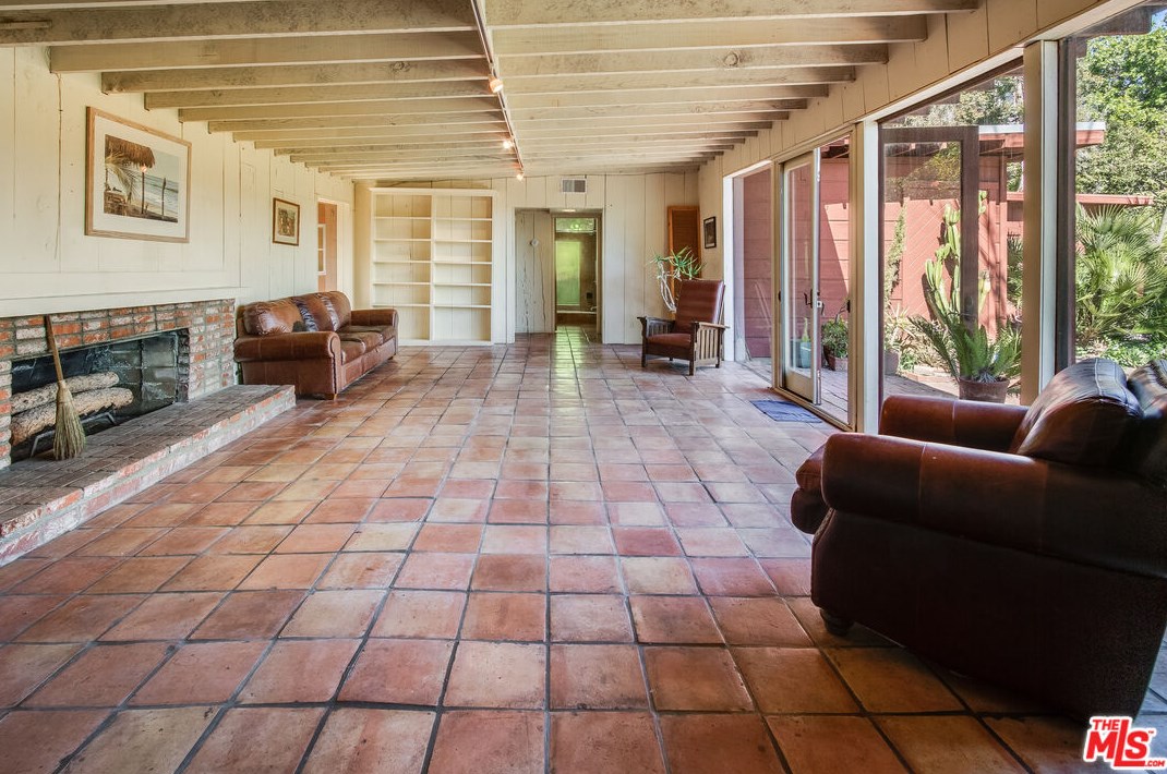 10495 Scenario Ln, Los Angeles CA  90077-2431 exterior