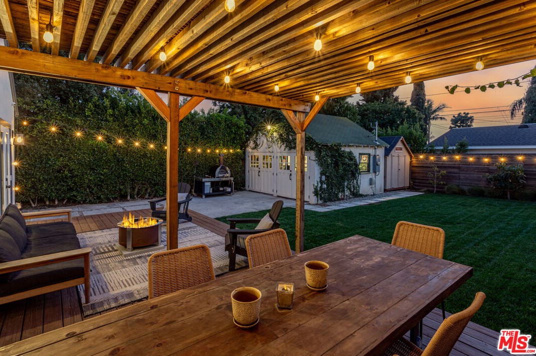 3657 Sawtelle Blvd, Los Angeles CA  90066-3417 exterior